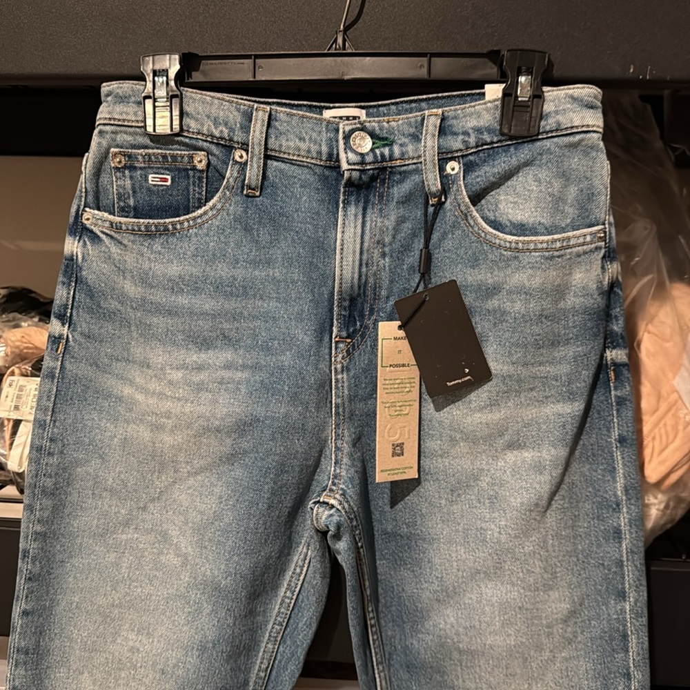 Tommy Jeans Women's Izzie High Rise Slim-Fit Ankle Jeans - DENIM LIGHT - Picture 3 of 7